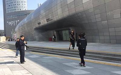 丹比奴設計總監奔赴首爾時裝周，掌握國際最新潮流
